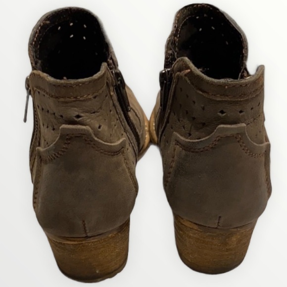 Diba True Show Tunes Western Tan Bootie 6.5 - Picture 5 of 11